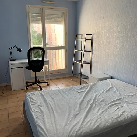Проживание в семье Calme Privee Avec Lit Double En Colocation